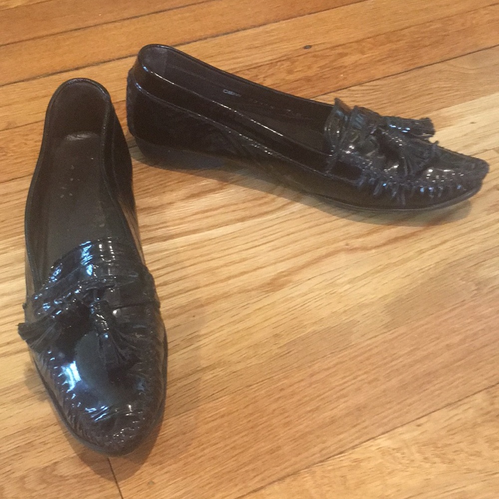 Stuart Weitzman black patent driving moccasins